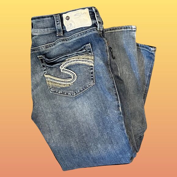 Silver Suki Medium Wash Capri Jeans Size 30” #107 - Picture 4 of 6